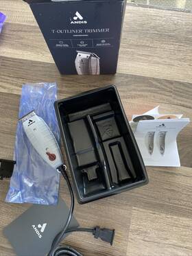 04685 Andis Professional Outliner Ll Square Blade Beard Trimmer/3