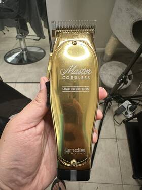 12540 Andis Professional Cordless Master Clipper Limited Edition - Gold