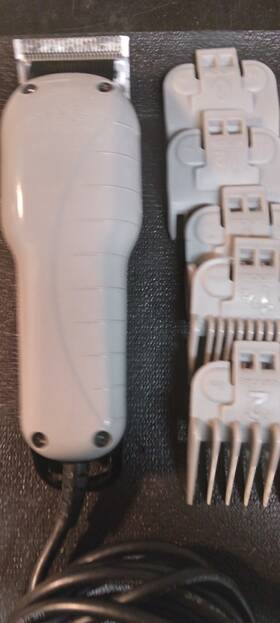 Andis Mod.us1 Hair Cutting Clippers With 9 Attachments