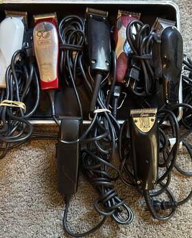 Andis Oster Wahl 19224372 Professional Barbershop Machines. 7 Machines In Total And Perfect Condition