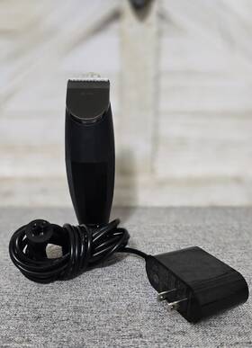 Bevel 800109-c Black Wireless Cordless Trimmer Clippers Motor And Charger Only