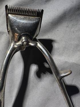 Flyer 000 Km-3590 Vintage Carl Schlieper Solingen German Manual Barber Clippers Great Condition