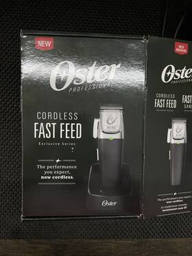 Oster 76023cl-810-302 Fast Feed Cordless Clipper Professional Black 100-240v