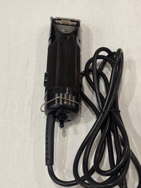 Oster P115e Classic 76 Black Electric Hair Clipper Adjustable Speed 2.4mm Square Blade