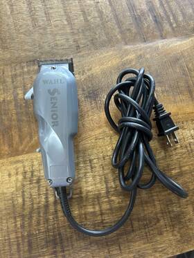 0850 Wahl Senior Corded Hair Clippers For Barbers And Salons With A Taper Blade