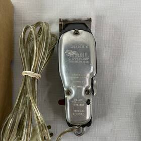 302318 Wahl Vintage Solid Small Electric Clipper Model D With Original Box