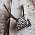 Vintage Manual Hair Clipper Shaving Tool. Fixed Price $15.00.