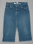 NB23436 ***calvin Klein*** Cut-off Capri Womens Jeans SZ9. Fixed Price $18.00.